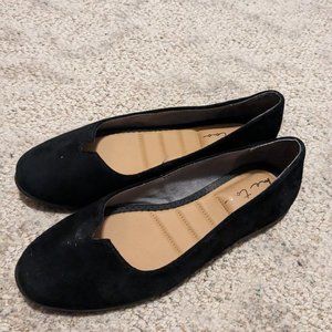 Cute black flats